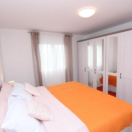 Apartment Sorriso 2 ロヴィニ エクステリア 写真