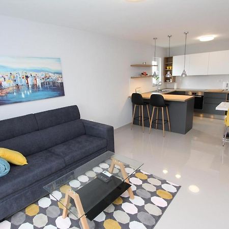 Apartment Sorriso 2 ロヴィニ エクステリア 写真