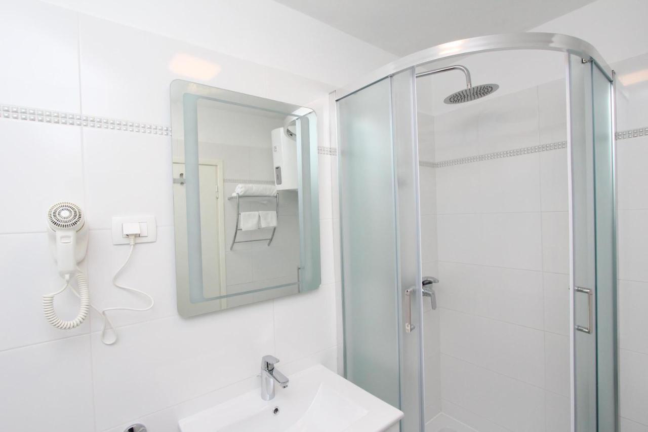 Apartment Sorriso 2 ロヴィニ エクステリア 写真