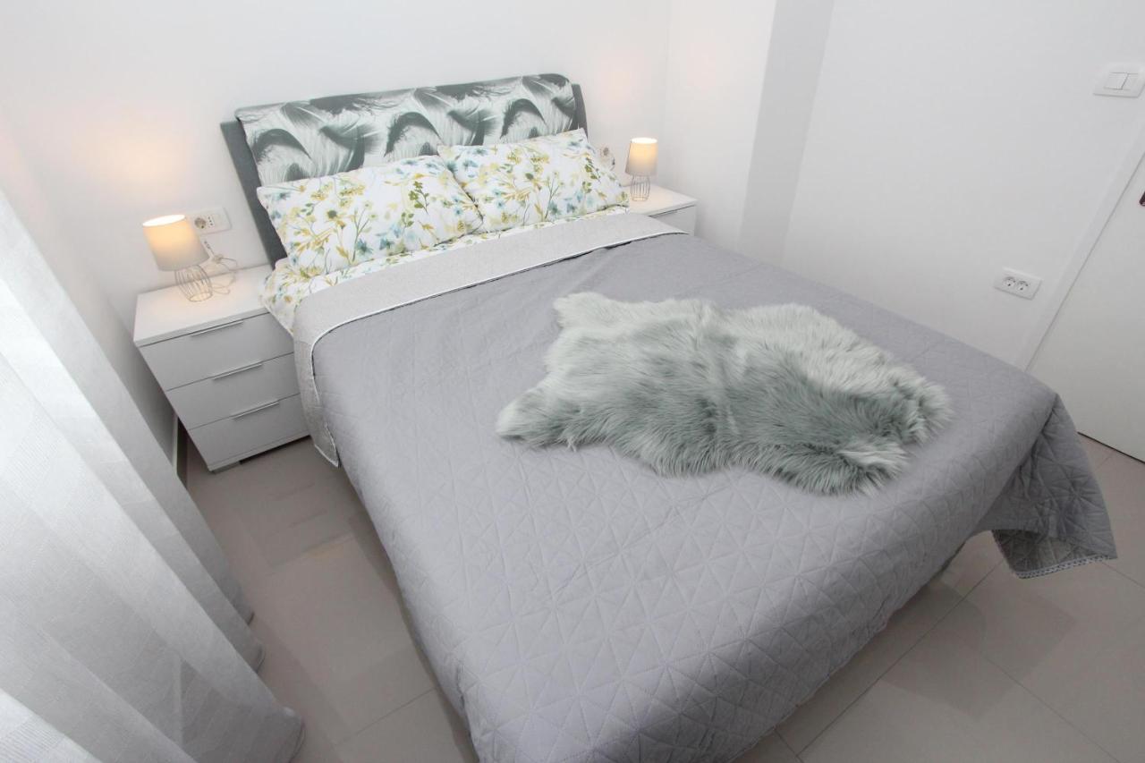 Apartment Sorriso 2 ロヴィニ エクステリア 写真