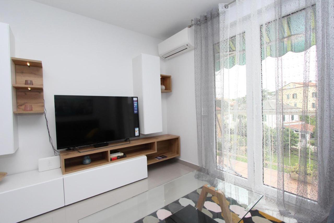 Apartment Sorriso 2 ロヴィニ エクステリア 写真