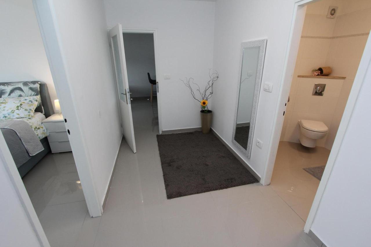 Apartment Sorriso 2 ロヴィニ エクステリア 写真