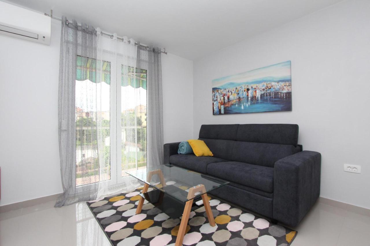 Apartment Sorriso 2 ロヴィニ エクステリア 写真